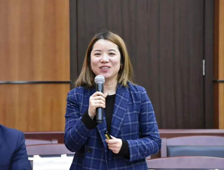 中智關(guān)愛通EAP事業(yè)部副總經(jīng)理毛寒曉.png 中智關(guān)愛通EAP事業(yè)部副總經(jīng)理毛寒曉.png